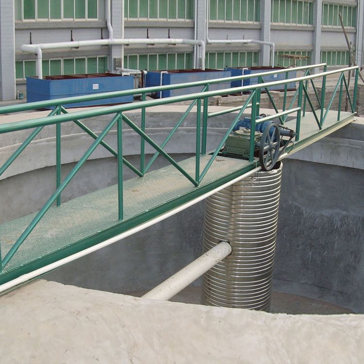 中心轉動刮吸泥機2